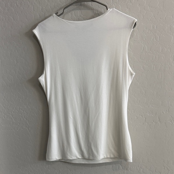 NWT White House Black Market White V-Neck Blouse size M - Picture 9 of 10